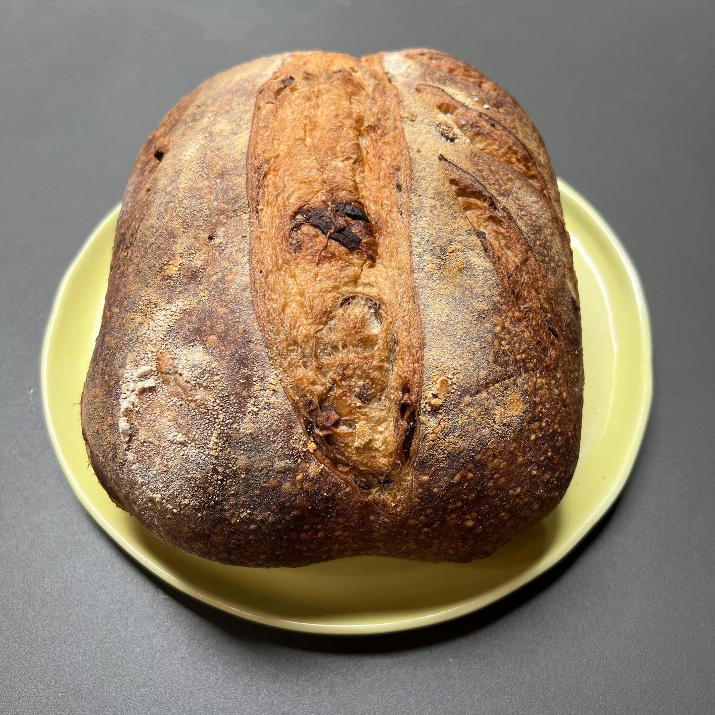 Sourdough nuez de nogal y arándanos